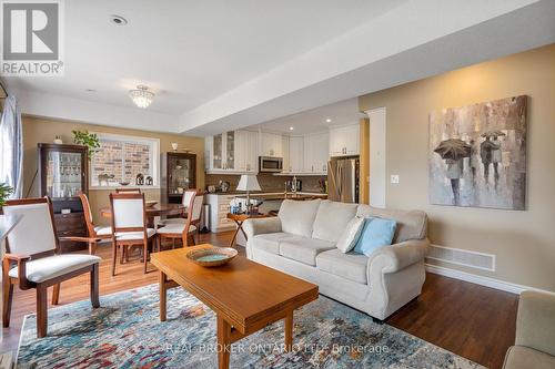 8 Brookfield Avenue, Ingersoll (Ingersoll - South), ON - Indoor Photo Showing Living Room