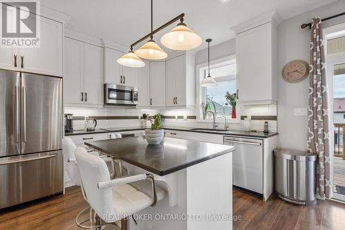 8 Brookfield Avenue, Ingersoll (Ingersoll - South), ON - Indoor Photo Showing Kitchen With Upgraded Kitchen