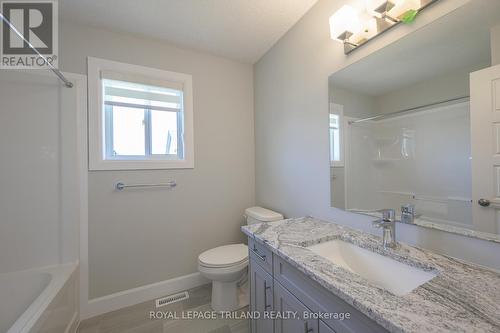 3642 Earlston, London, ON - Indoor Photo Showing Bathroom