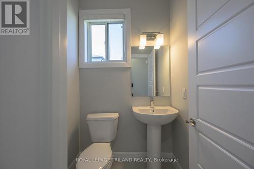 3642 Earlston, London, ON - Indoor Photo Showing Bathroom