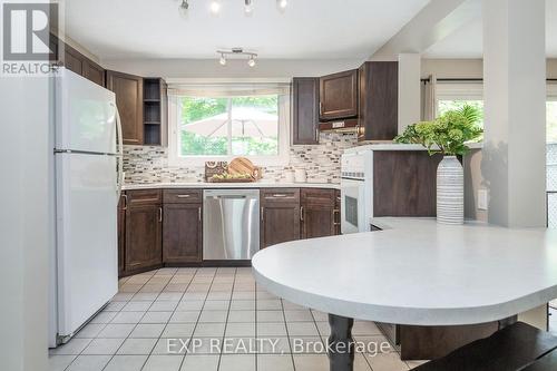 72 Oren Boulevard, Barrie, ON - Indoor Photo Showing Kitchen With Upgraded Kitchen