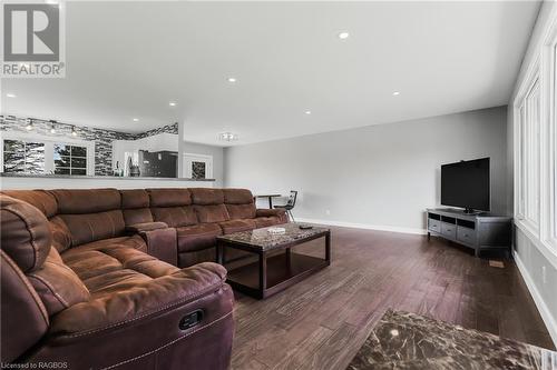 614506 Hamilton Lane, West Grey, ON - Indoor Photo Showing Living Room