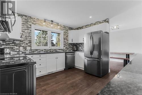 614506 Hamilton Lane, West Grey, ON - Indoor Photo Showing Kitchen