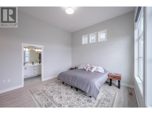 1082 Syer Road, Penticton, BC - Indoor Photo Showing Bedroom