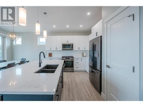 1082 Syer Road, Penticton, BC - Indoor Photo Showing Kitchen With Double Sink With Upgraded Kitchen