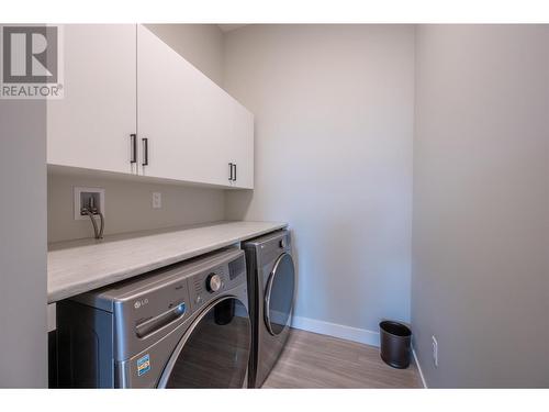 1082 Syer Road, Penticton, BC - Indoor Photo Showing Laundry Room