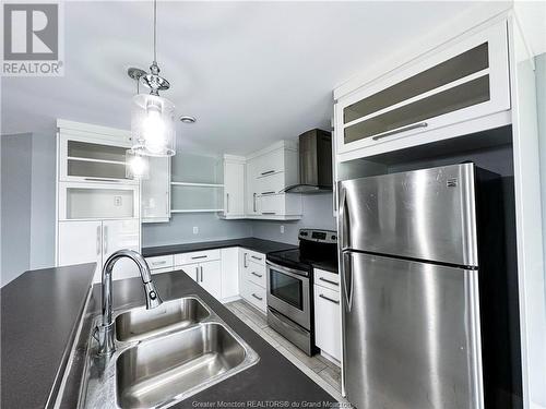 61 Francfort Cres, Moncton, NB - Indoor Photo Showing Kitchen With Stainless Steel Kitchen With Double Sink With Upgraded Kitchen