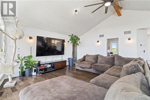 Living room - 166 Maple Hill Road, Brockton, ON - Indoor Photo Showing Living Room