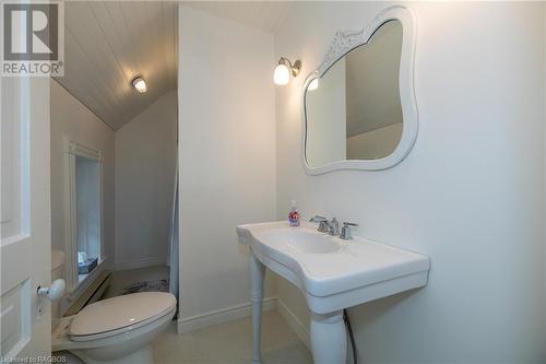 1245 East Road, Northern Bruce Peninsula, ON - Indoor Photo Showing Bathroom
