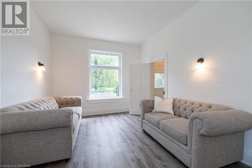 1245 East Road, Northern Bruce Peninsula, ON - Indoor Photo Showing Living Room