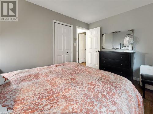 1208 Sunset Drive, South Bruce Peninsula, ON - Indoor Photo Showing Bedroom