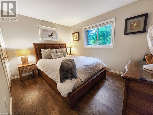 1208 Sunset Drive, South Bruce Peninsula, ON - Indoor Photo Showing Bedroom