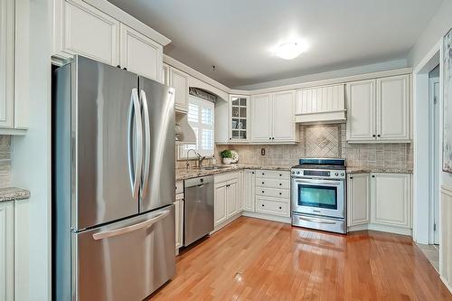 1557 Princeton Crescent, Oakville, ON - Indoor Photo Showing Kitchen With Stainless Steel Kitchen With Upgraded Kitchen