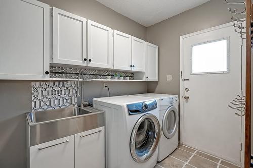 1557 Princeton Crescent, Oakville, ON - Indoor Photo Showing Laundry Room
