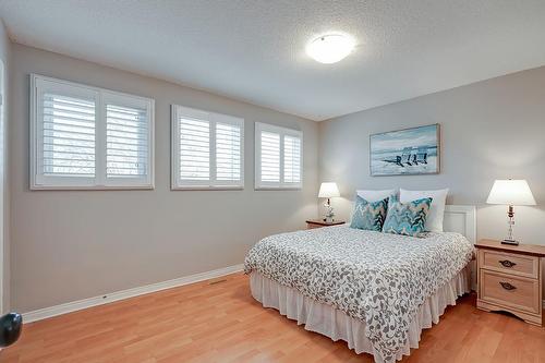 1557 Princeton Crescent, Oakville, ON - Indoor Photo Showing Bedroom