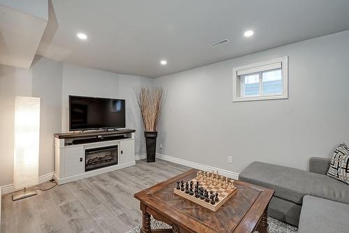 1557 Princeton Crescent, Oakville, ON - Indoor