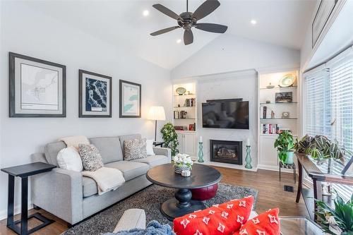 4173 Corrine Court, Burlington, ON - Indoor Photo Showing Living Room With Fireplace