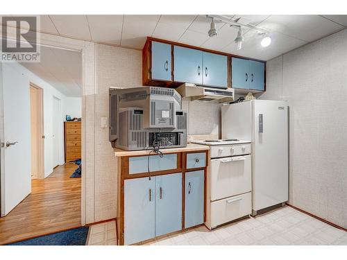 1403 Leir Street, Penticton, BC - Indoor Photo Showing Kitchen