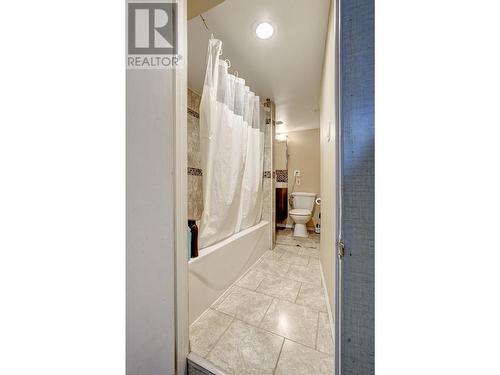 1403 Leir Street, Penticton, BC - Indoor Photo Showing Bathroom