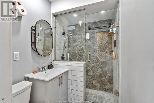 2584 Chilver Road, Windsor, ON - Indoor Photo Showing Bathroom