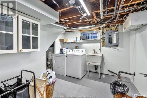 2584 Chilver Road, Windsor, ON - Indoor Photo Showing Laundry Room