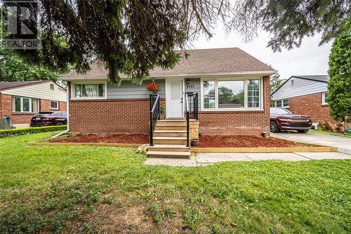 3135 Academy Dr, Windsor, ON - Outdoor