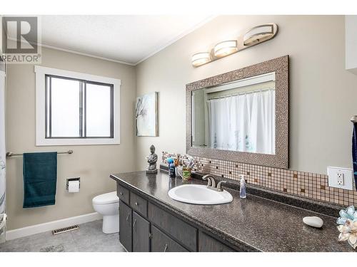 950 Stuart Road, West Kelowna, BC - Indoor Photo Showing Bathroom