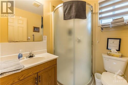 Lakeside Chalet - 2 Bedrooms - 5253 Calabogie Road, Calabogie, ON - Indoor Photo Showing Bathroom