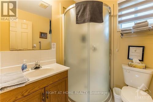 5253 Calabogie Road, Greater Madawaska, ON - Indoor Photo Showing Bathroom