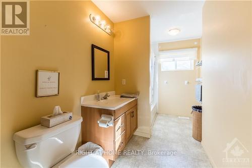 5253 Calabogie Road, Greater Madawaska, ON - Indoor Photo Showing Bathroom