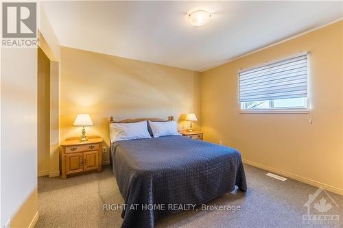 5253 Calabogie Road, Greater Madawaska, ON - Indoor Photo Showing Bedroom