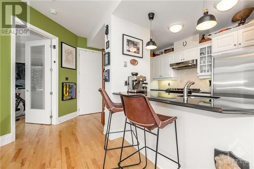 364 Cooper Street Unit#504, Ottawa, ON - Indoor Photo Showing Kitchen