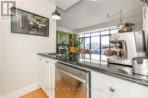 504 - 364 Cooper Street, Ottawa, ON - Indoor Photo Showing Kitchen With Double Sink