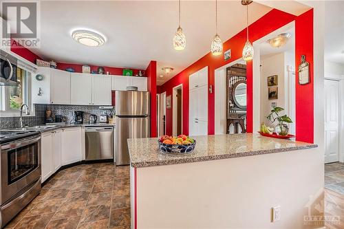 4 Kimberley Road, Ottawa, ON - Indoor Photo Showing Kitchen