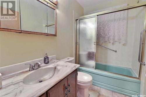 137 Stapleford Crescent, Regina, SK - Indoor Photo Showing Bathroom