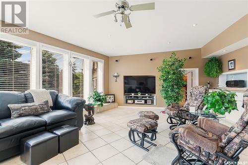 140 Lakeview Drive, Island View, SK - Indoor Photo Showing Living Room