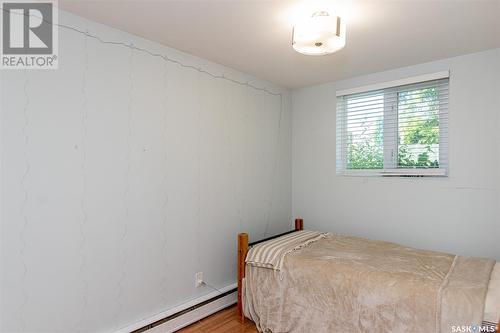 1 4 Neill Place, Regina, SK - Indoor Photo Showing Bedroom