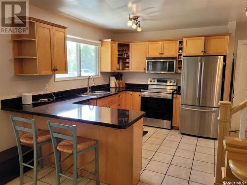 158 Highlands Crescent, Saskatoon, SK - Indoor Photo Showing Kitchen With Double Sink