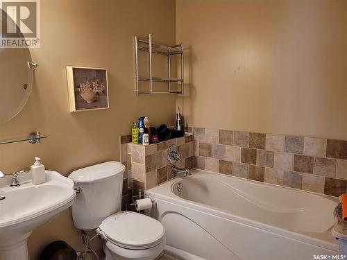 158 Highlands Crescent, Saskatoon, SK - Indoor Photo Showing Bathroom