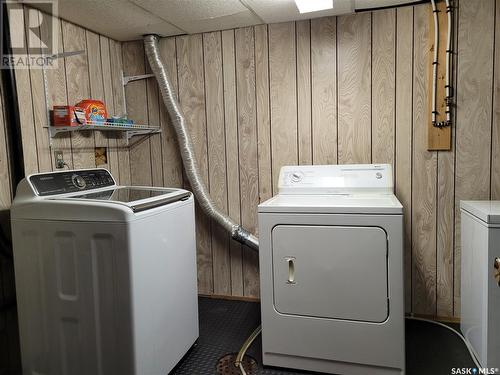 158 Highlands Crescent, Saskatoon, SK - Indoor Photo Showing Laundry Room