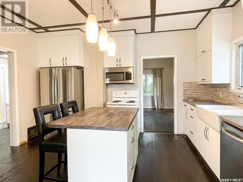 507 1St Street E, Meadow Lake, SK - Indoor Photo Showing Kitchen