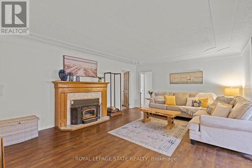 665 Nash Road N, Hamilton, ON - Indoor Photo Showing Living Room With Fireplace