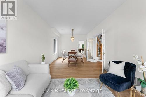 700 Brian Street, Fort Erie, ON - Indoor Photo Showing Living Room