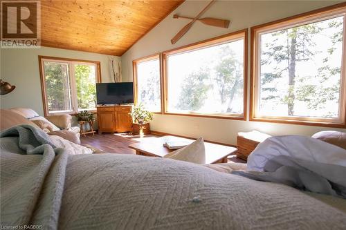 313 Balmy Beach Road, Georgian Bluffs, ON - Indoor Photo Showing Other Room