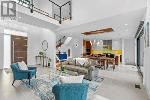 1662 Pritchard Drive, West Kelowna, BC - Indoor Photo Showing Living Room