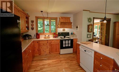 1987 Lakeview Road, Cambridge-Narrows, NB - Indoor Photo Showing Kitchen