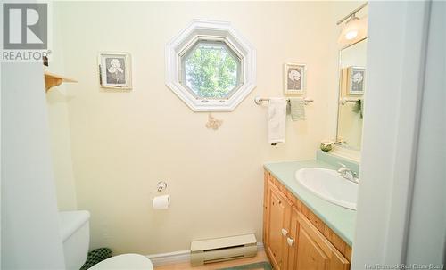 1987 Lakeview Road, Cambridge-Narrows, NB - Indoor Photo Showing Bathroom