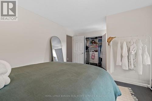 2057 Country Club Drive, Burlington, ON - Indoor Photo Showing Bedroom