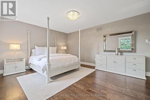 2057 Country Club Drive, Burlington, ON - Indoor Photo Showing Bedroom