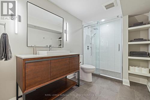 2057 Country Club Drive, Burlington, ON - Indoor Photo Showing Bathroom